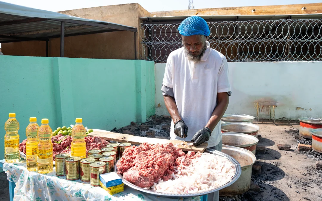  Afrika Hayat Distributes Meals to Displaced People in Sudan